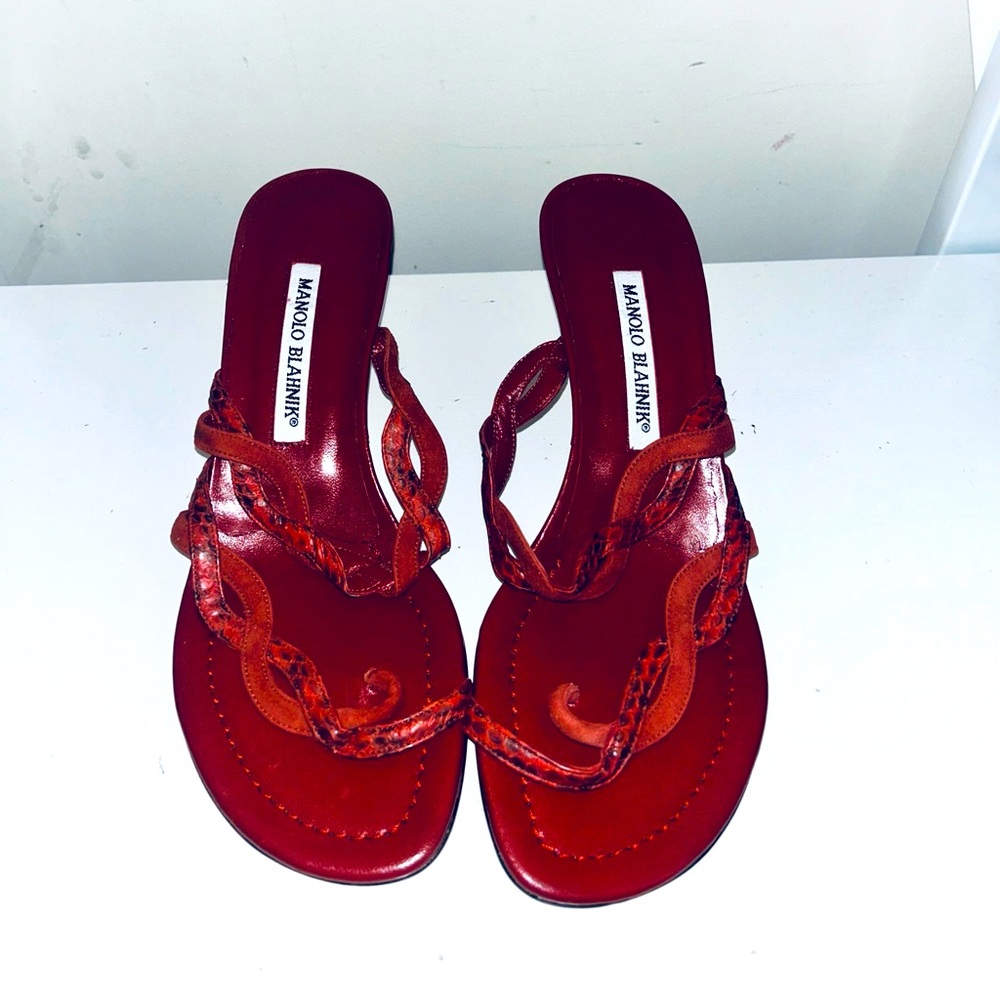 Manolo Blahnik Kitten heel